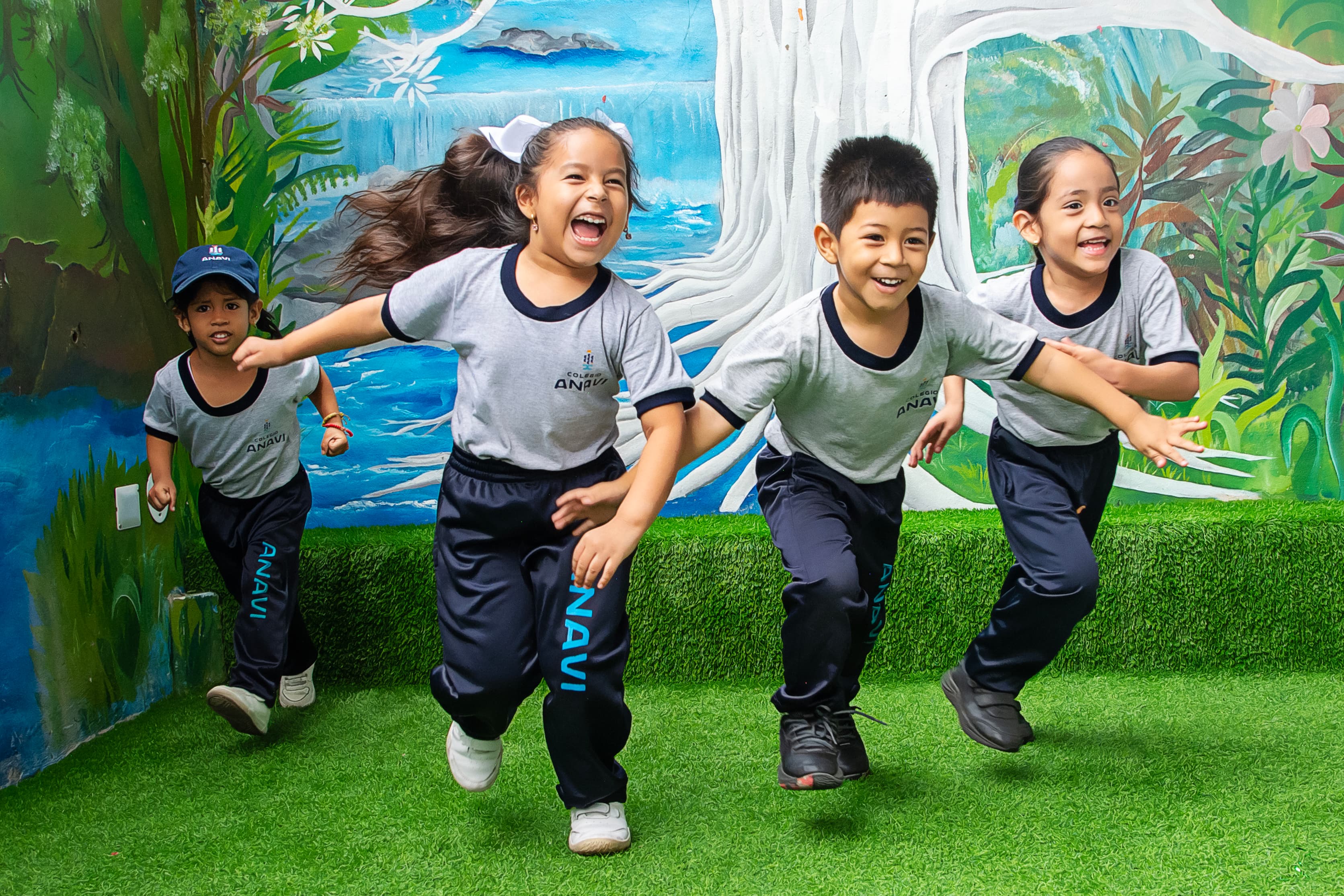 Estudiantes de Preescolar y 1ero de Básica